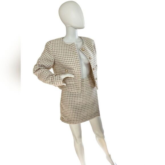 House of Harlow - Picture 8 of 17